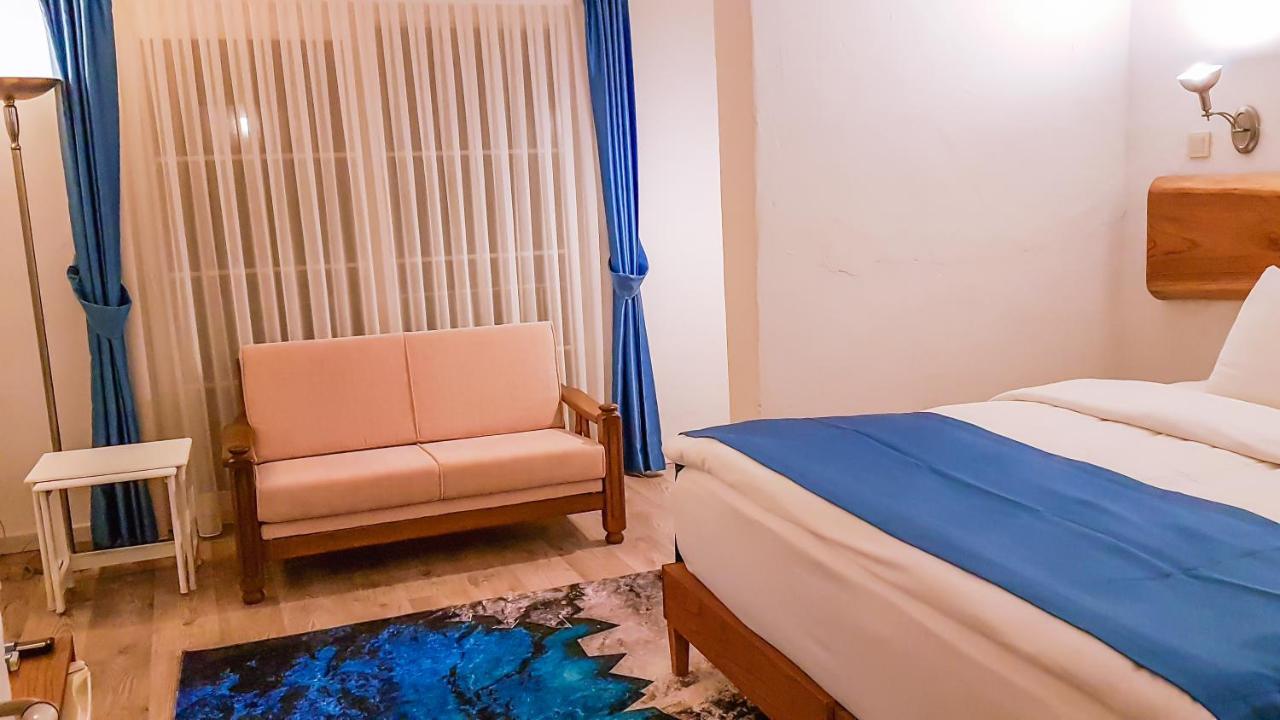 Hotel Rebetiko 2*